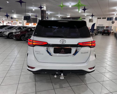 09fef976-981a-414e-a2f1-f5187d807b05