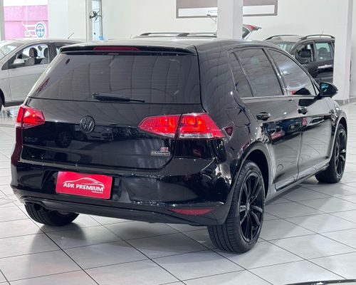 366914-volkswagen-golf-20250426125038109080