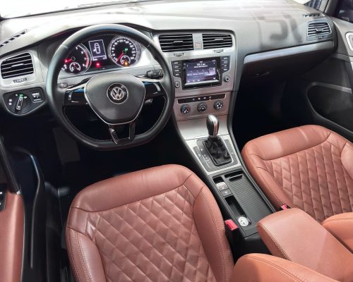 366914-volkswagen-golf-20250426125039914241