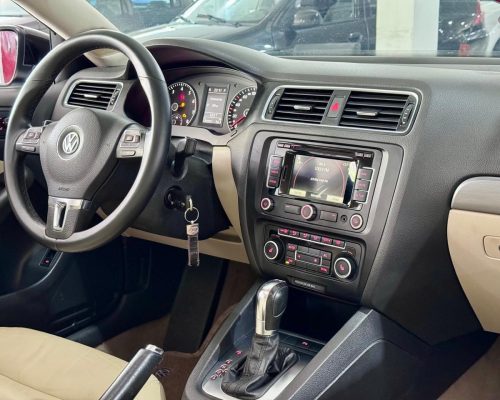 372755-volkswagen-jetta-20250530182320015812