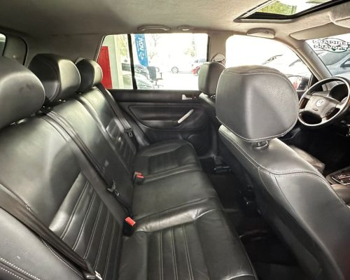 388281-volkswagen-golf-20250829152200862770