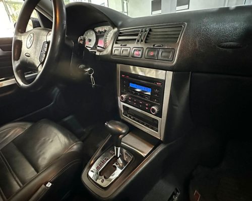 388281-volkswagen-golf-20250829152201309549