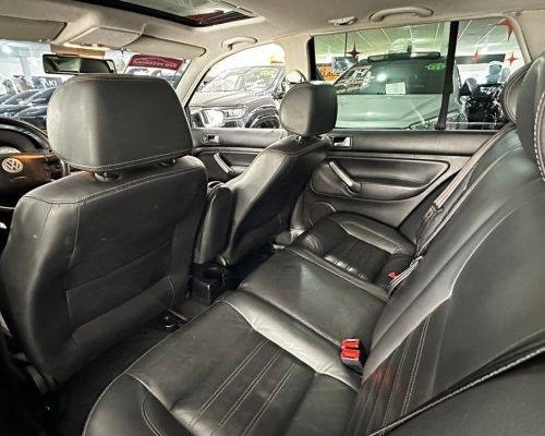 388281-volkswagen-golf-20250829152201866451
