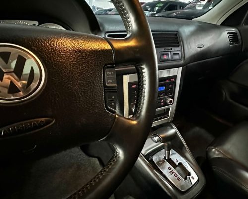 388281-volkswagen-golf-20250829152202607339