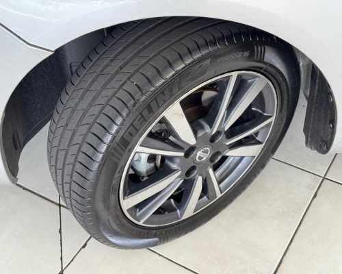393282-nissan-versa-20250926181230753590