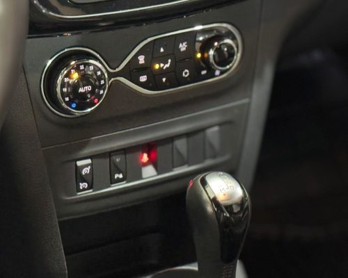 394465-renault-sandero-20251003153500888195