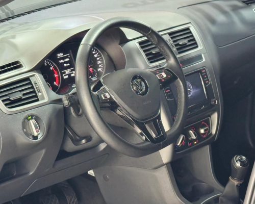 394574-volkswagen-fox-20251003175201699872