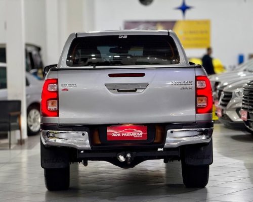 395627-toyota-hilux-20251010123359947835