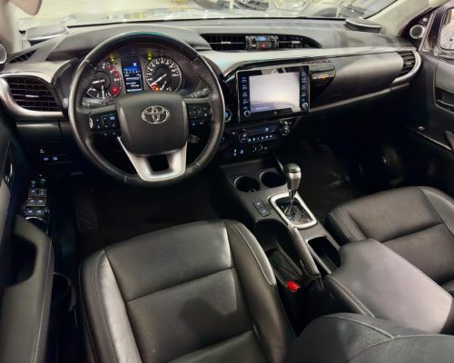 395627-toyota-hilux-20251010123402948577