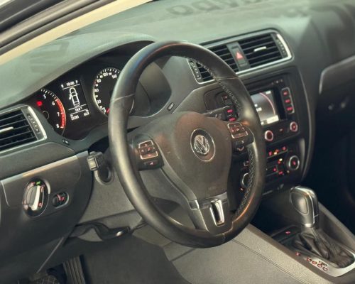 395800-volkswagen-jetta-20251011111436960771