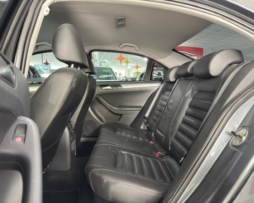 395800-volkswagen-jetta-20251011111437408450
