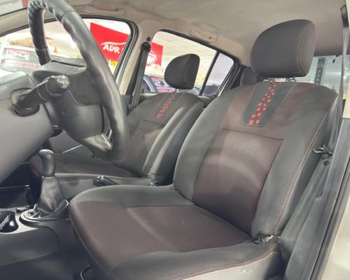 398502-renault-sandero-20251028111143749477