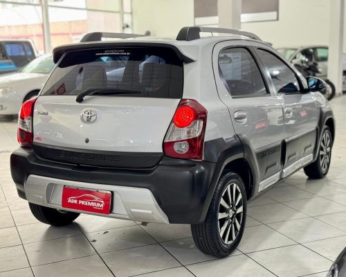399908-toyota-etios-cross-20251105141806447778