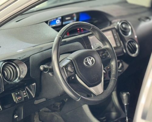 399908-toyota-etios-cross-20251105141806970646