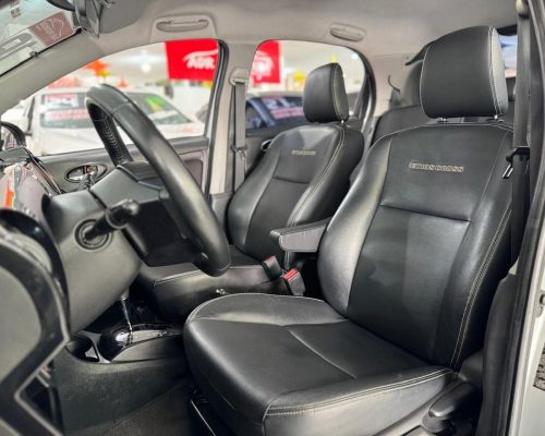 399908-toyota-etios-cross-20251105141807087933