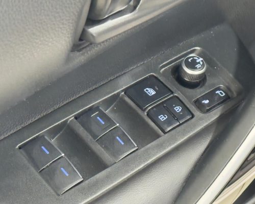 400048-toyota-corolla-20251106113905160350