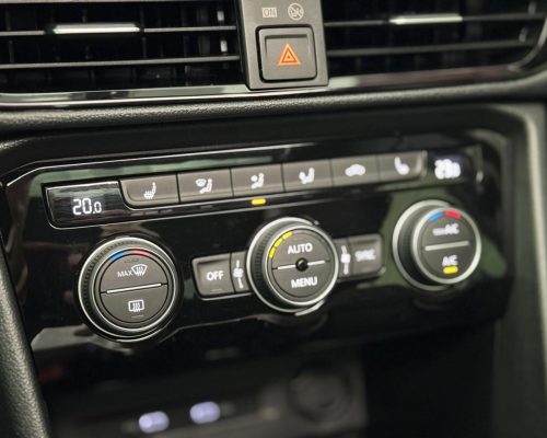 402350-volkswagen-taos-20251119183436015921