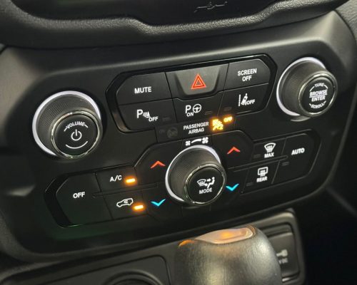 403299-jeep-renegade-20251126162234435012