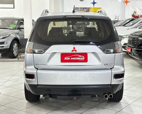 404537-mitsubishi-outlander-20251203185830391407