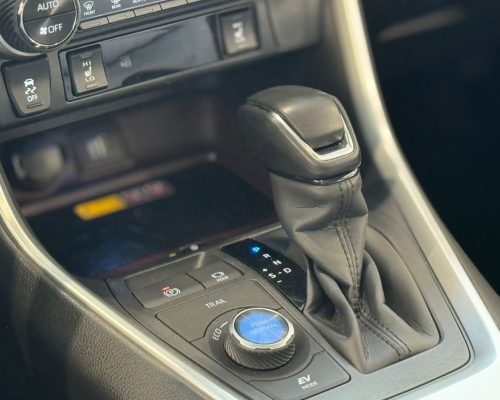 416503-toyota-rav4-20260303214711043204